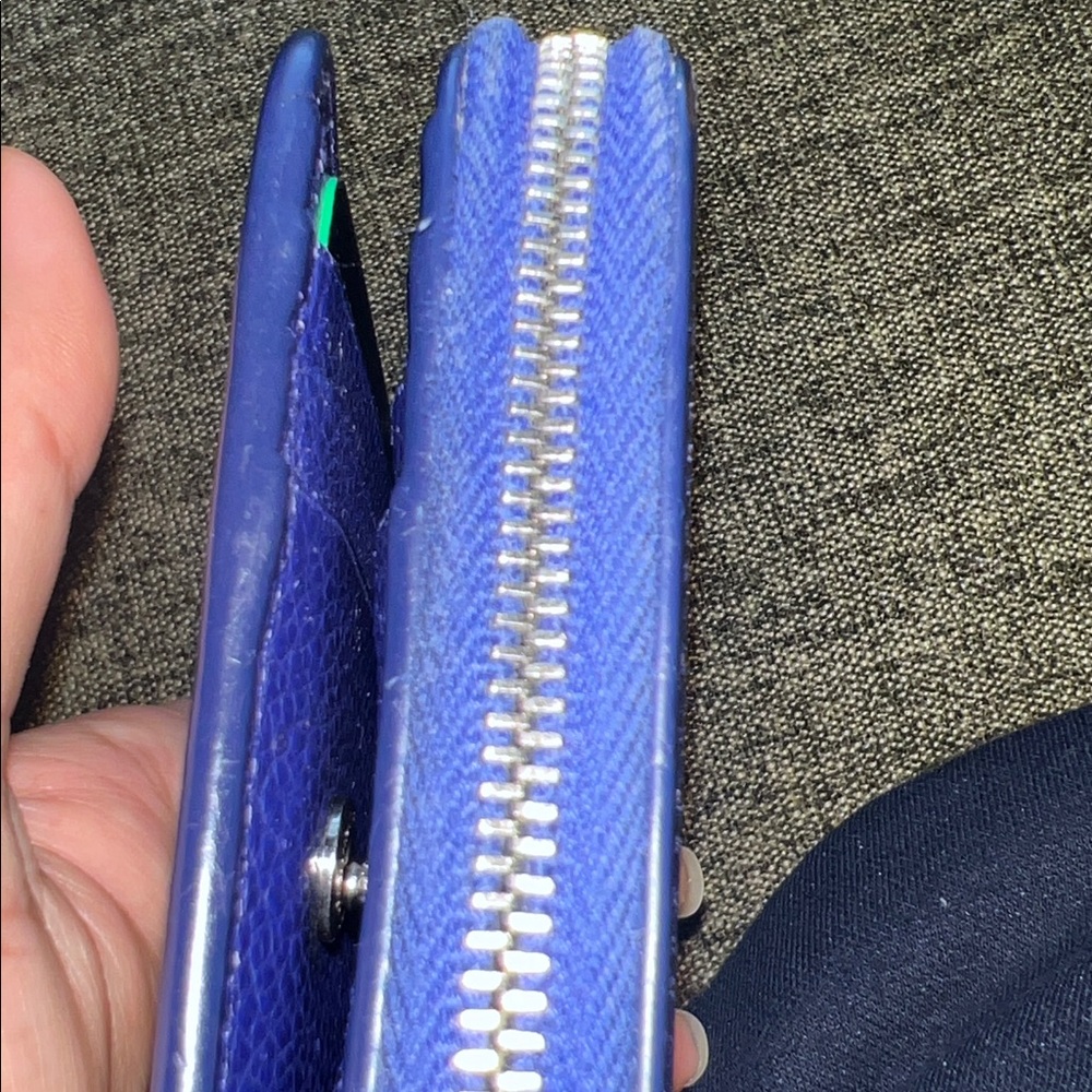 YSL Rive Gauche Compact Wallet
2019  Item#: SNT447032 - Picture 9 of 12